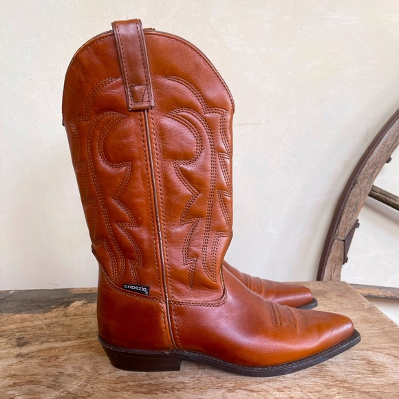 CAPEZIO Cute 80’s Brown Leather Cowboy Boots Embroidered Stitching. 8 1/2 USA!!! - Picture 1 of 14